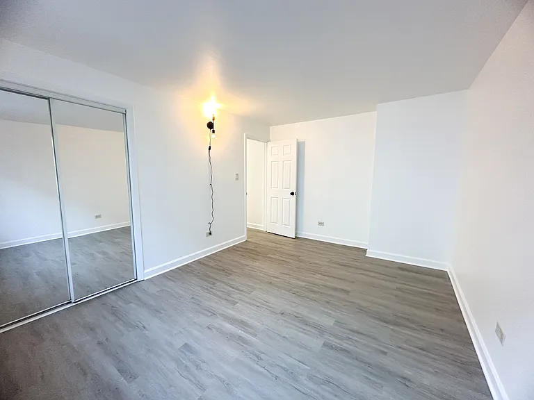 7019 N Ridge Blvd #3D — Photo 9