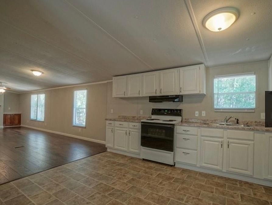 2nd image of 9415 Lancaster Hwy