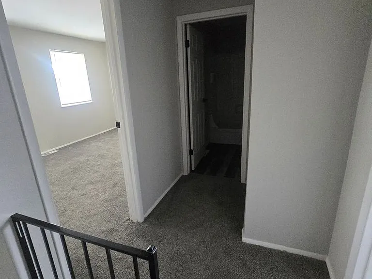 3236 N Talbot Ave — Photo 10