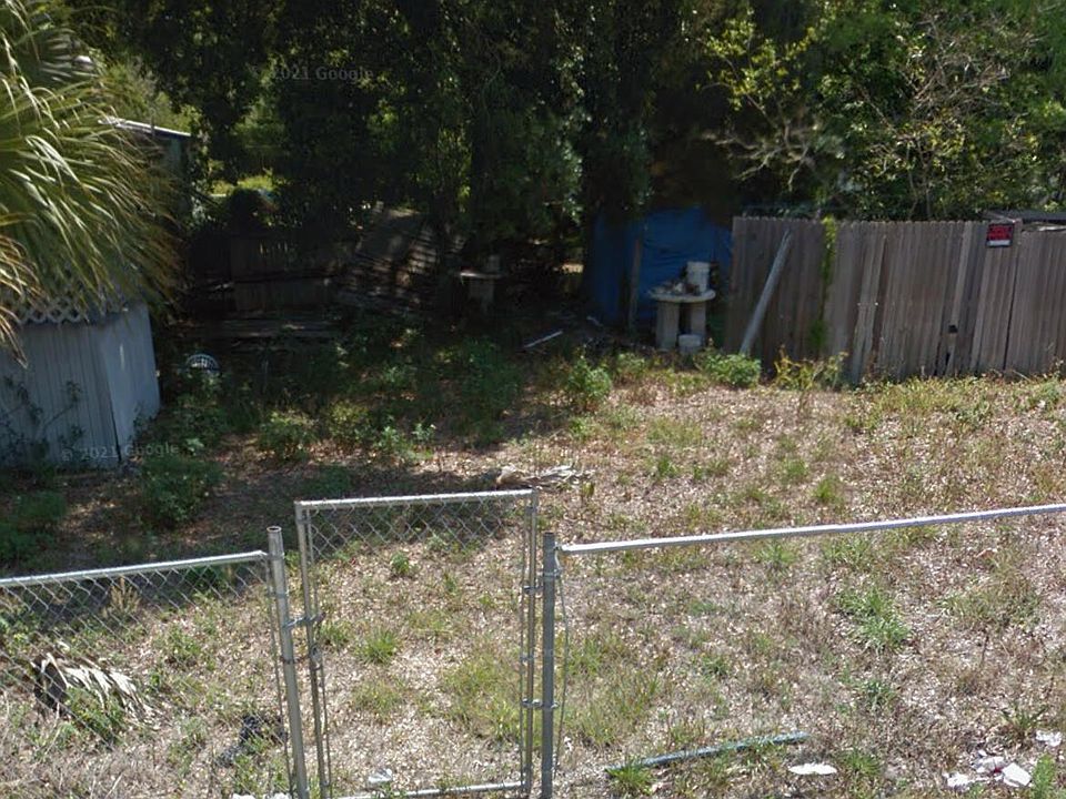 2nd image of 551 Spruce St