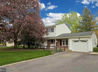 117 Oak Creek Rd, East Windsor, NJ 08520