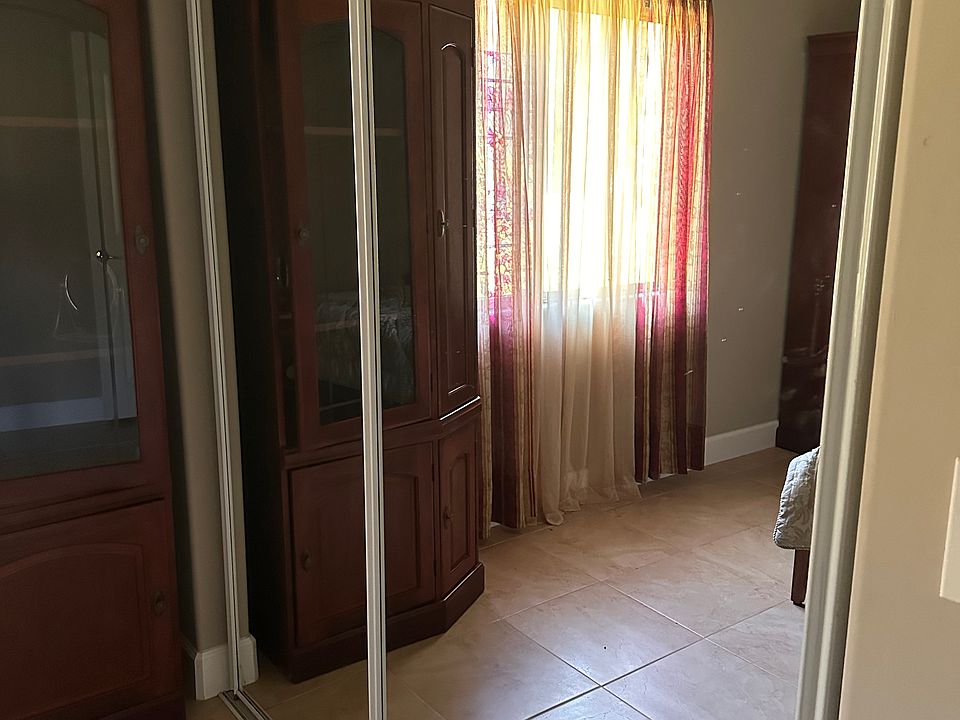 2nd image of 300 Briarwood Dr