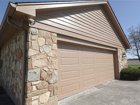 4th image of 2511 N Snyder Rd