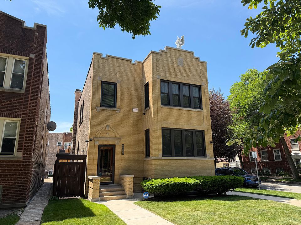1st image of 4957 W Sunnyside Ave Unit 2
