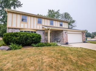 419 N Raven Rd, Shorewood, IL 60404