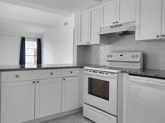 4th image of 10338 Chadbourne Dr