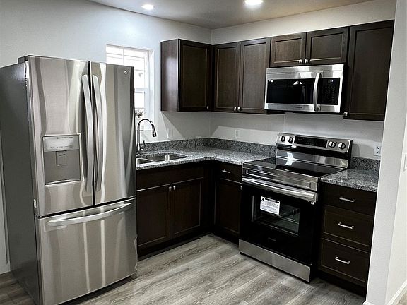 4th image of 1207 Taos Ln