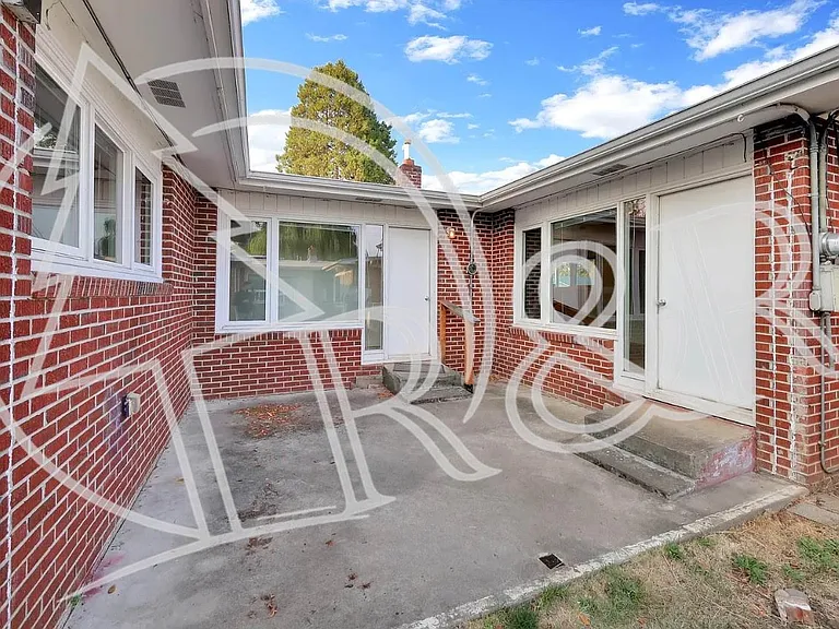 1640 Gilham Rd — Photo 8