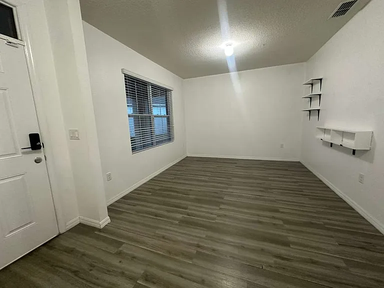 881 Lake Cummings Blvd — Photo 8