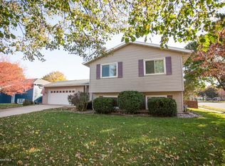 2008 24th St SE, Rochester, MN 55901