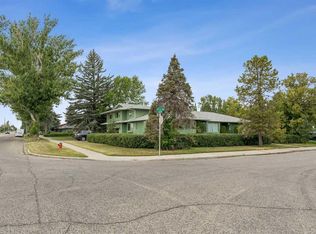 5015 E 15th St SW, Calgary, AB T2T 4B7