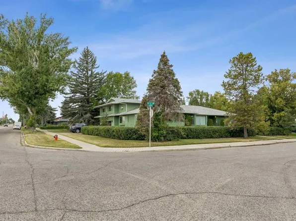 5015 E 15th St SW, Calgary, AB T2T 4B7
