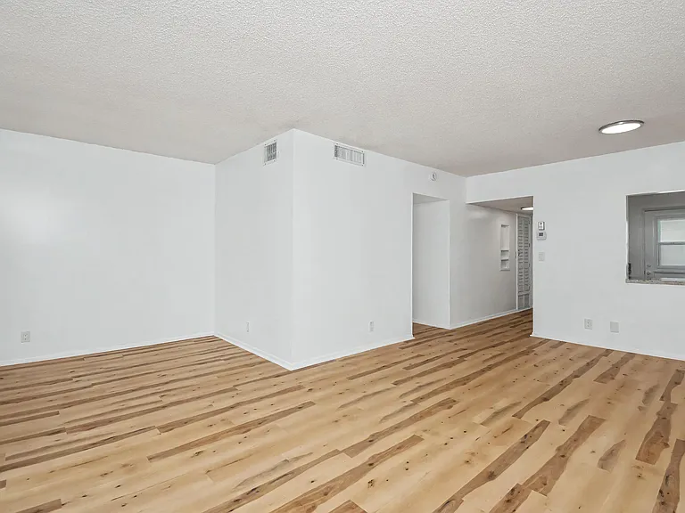 5501 NW 2nd Ave #3140 — Photo 9