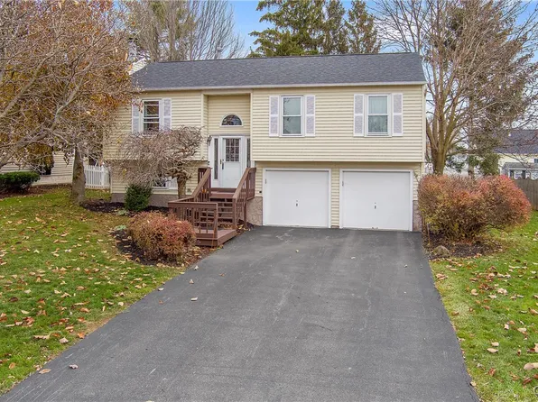 209 Dolores Ter S, North Syracuse, NY 13212