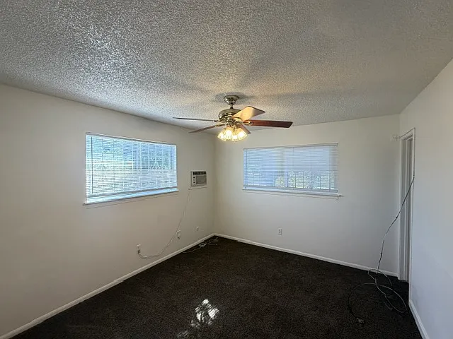 3048 S Harris Ave — Photo 14