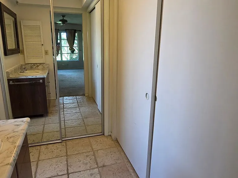 1876 Mid Ocean Cir — Photo 11