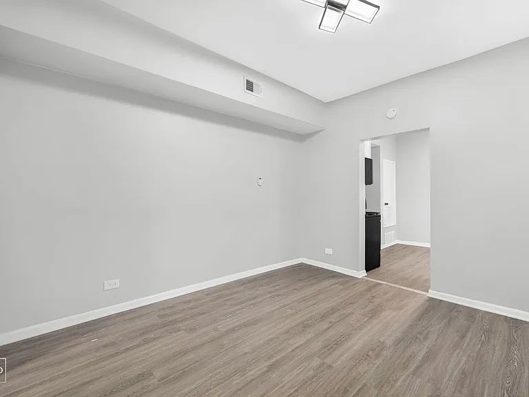 5051 S Forrestville — Photo 17