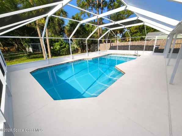 782 Simon St SE, Palm Bay, FL 32909