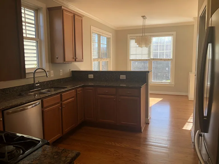 178 Brookwood Dr — Photo 6