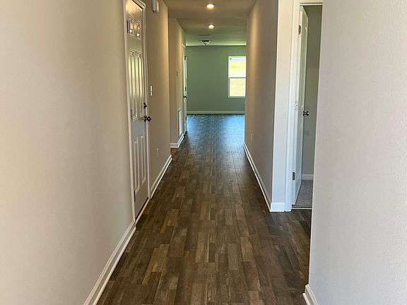 3rd image of 21639 Yosemite Blvd