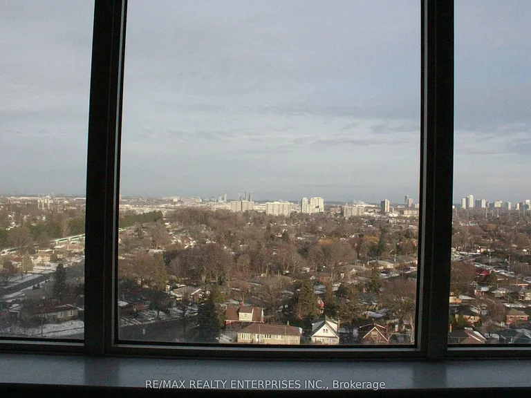 2466 Eglinton Ave E #LPH8 — Photo 15