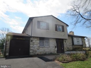 700 Warwick Rd, Fairless Hills, PA 19030