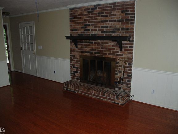 4th image of 837 Sweet Briar Trl SE