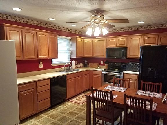 4th image of 3498 River Park Dr