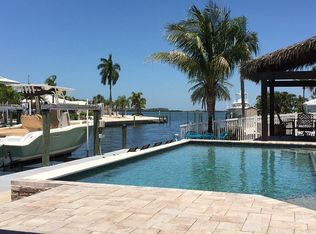 3704 Royal Palm Dr, Bradenton, FL 34210
