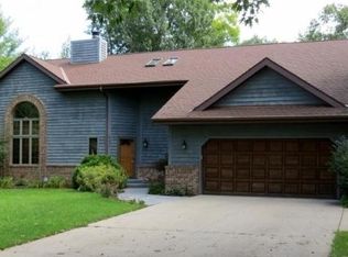 642 Cardiff Dr, Hartland, WI 53029