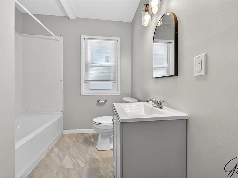 16212 Maddelein St — Photo 10