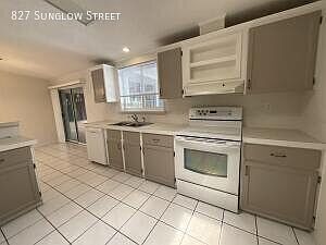 5th image of 827 Sun Glow St