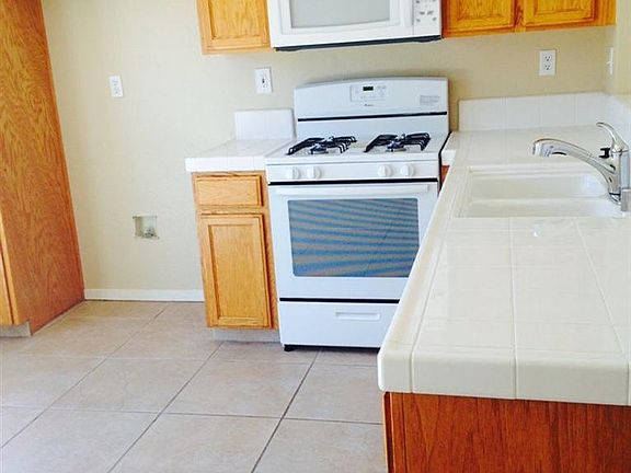 3rd image of 13690 Rosewood St