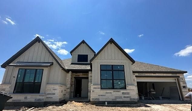 Eastland II F exterior