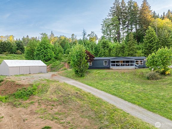 2nd image of 4017 NE 425th Street