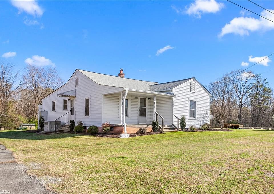 1st image of 2221 Gerringer Mill Rd