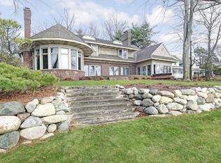 1406 Waukazoo Dr, Holland, MI 49424