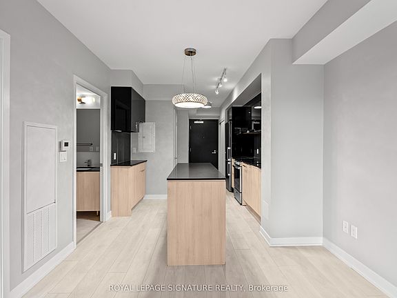 5th image of 31 Tippett Rd #341