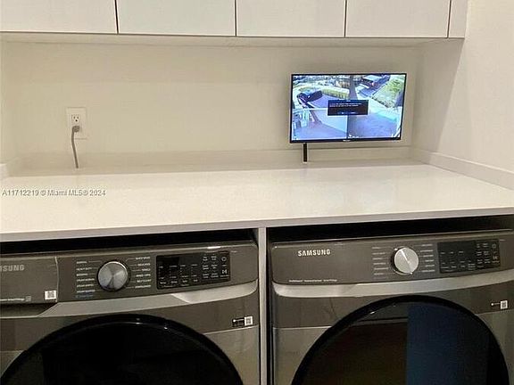 3rd image of 311 SW 10th St #311