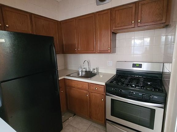 3rd image of 33-19 13th St #2