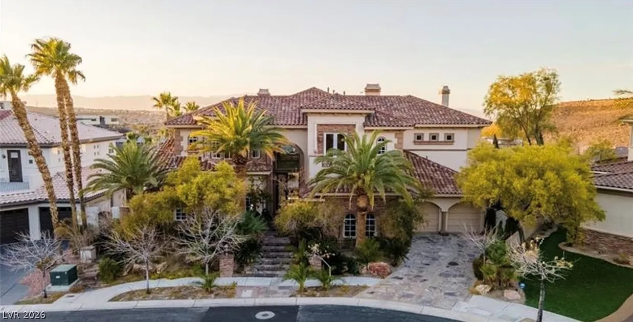 6 bed, 7.5 bath, 6458 sqft, $9,995 — Photo 1