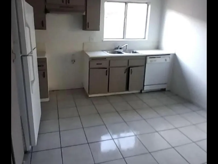 5436 Burkshire Dr — Photo 6