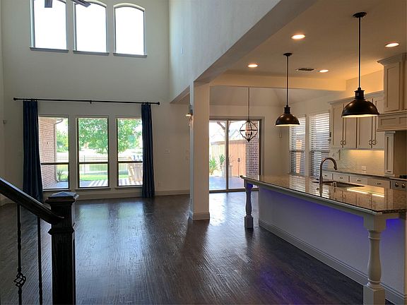 5th image of 2417 Vaquero Ln