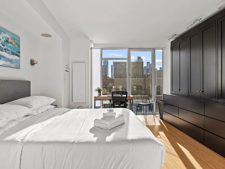 350 W 53rd St #A — Photo 16