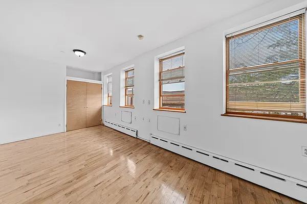 Rented by Vector New York, LLC | media 8