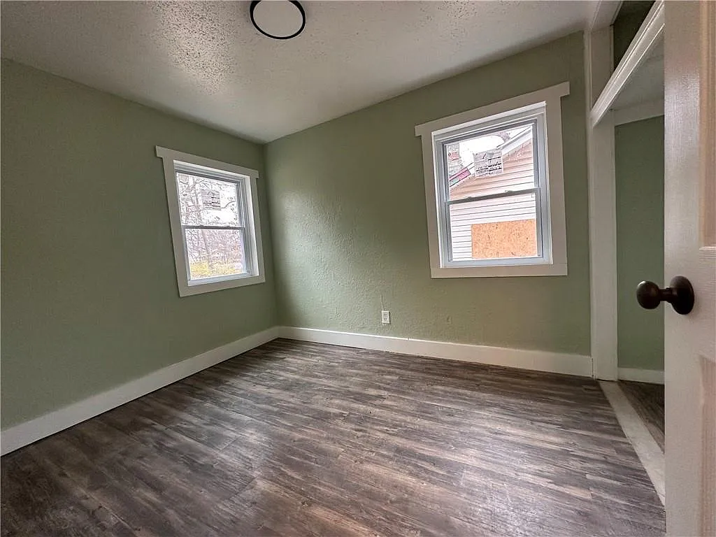 Darling 3 Bed 1 Bath House For Rent - Section 8, Hud-Vash Welcome — Photo 4