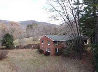 409 Lakeview Ln, Lovingston, VA 22949