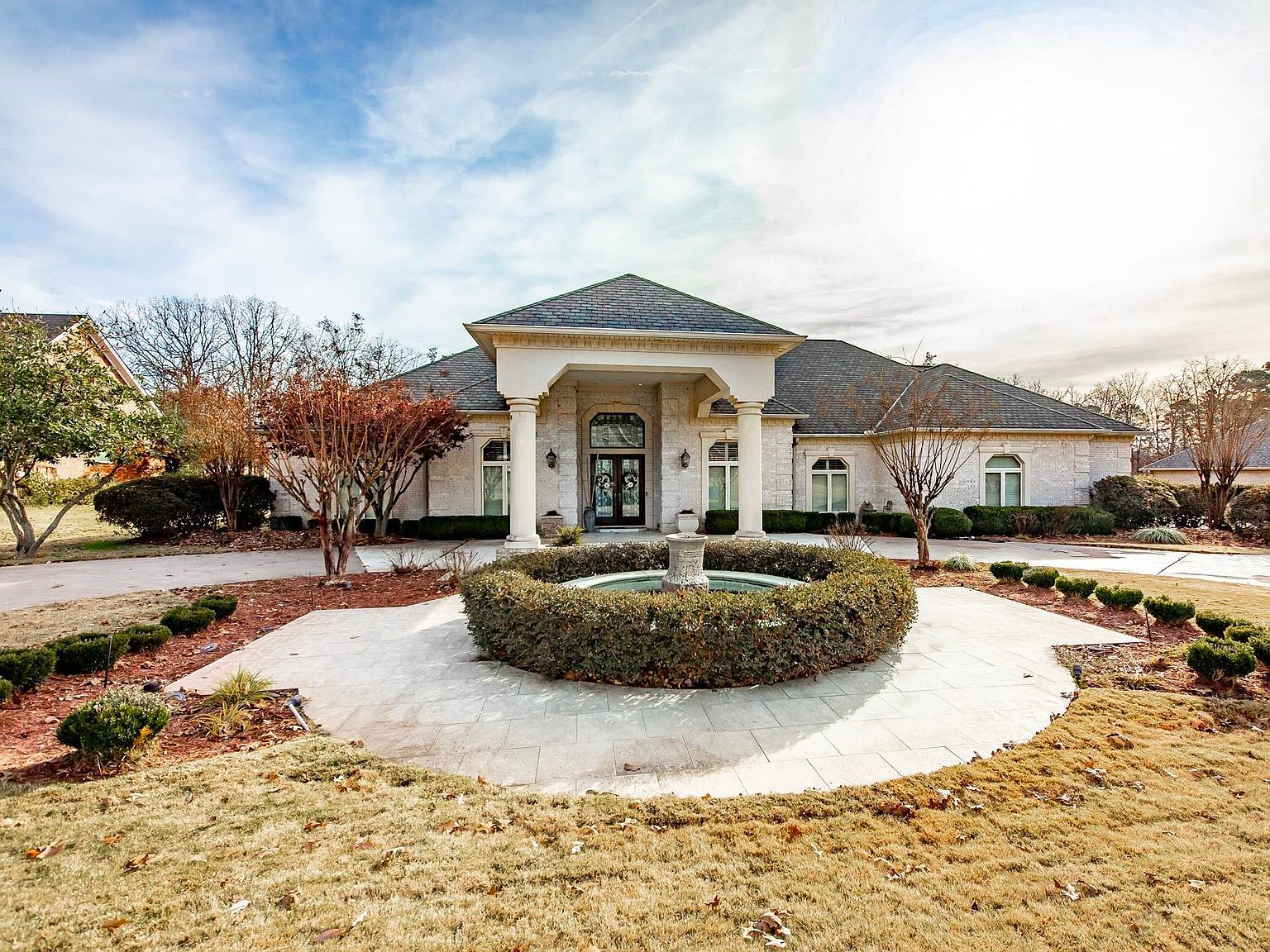 39 Greystone Blvd