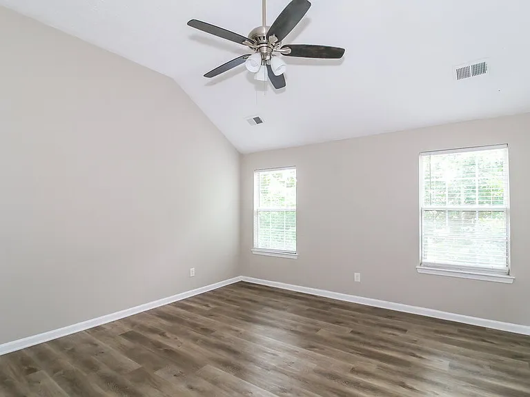 7423 Garnet Dr — Photo 11