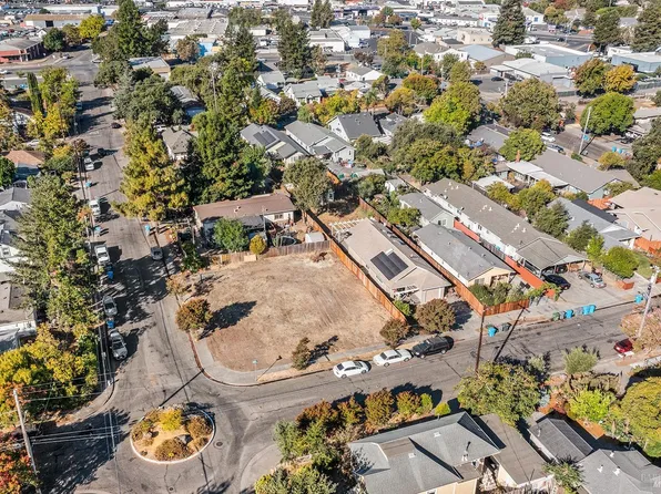 729 Pressley Street, Santa Rosa, CA 95404